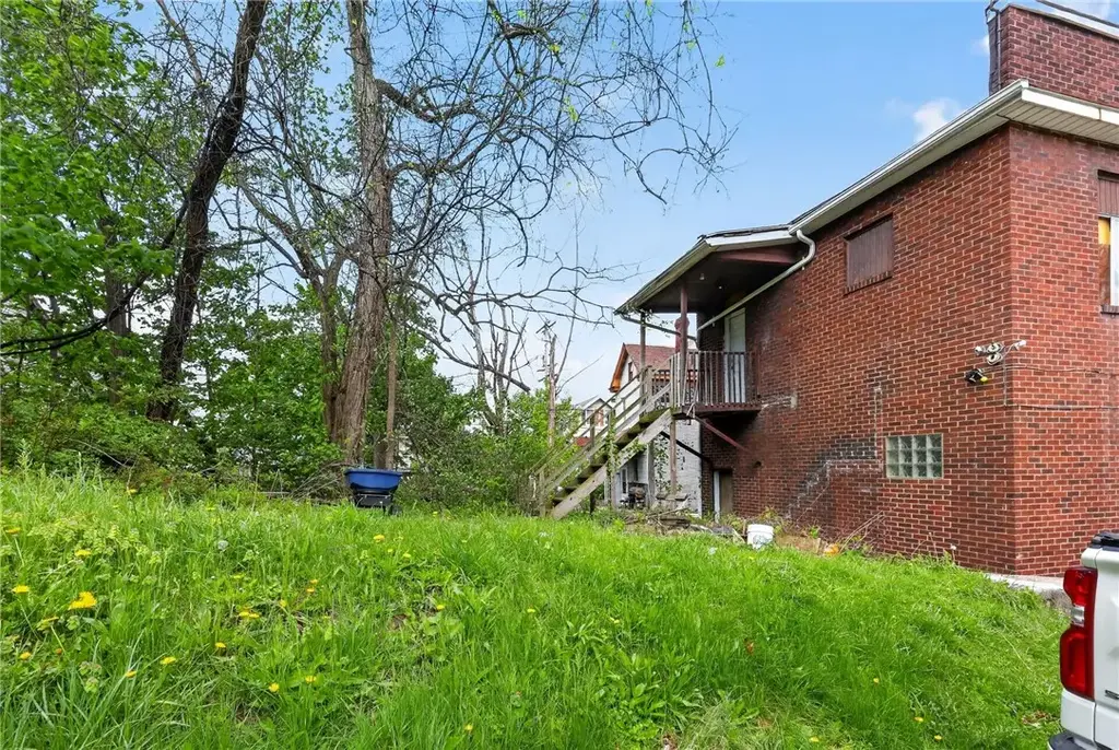 3204 Versailles Avenue , McKeesport