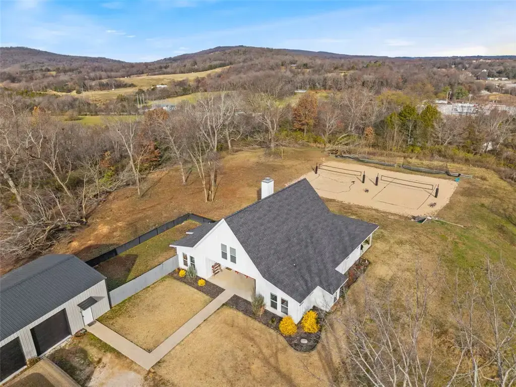 149 Nw Campbell Road, Fayetteville
