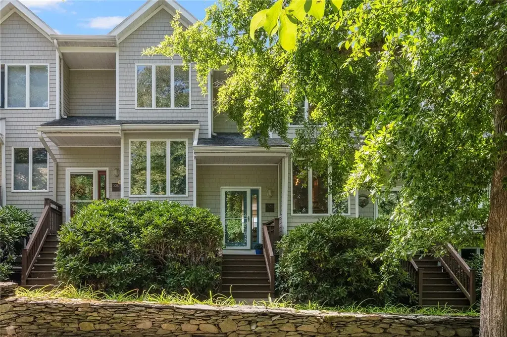 325 North Ln, Bristol