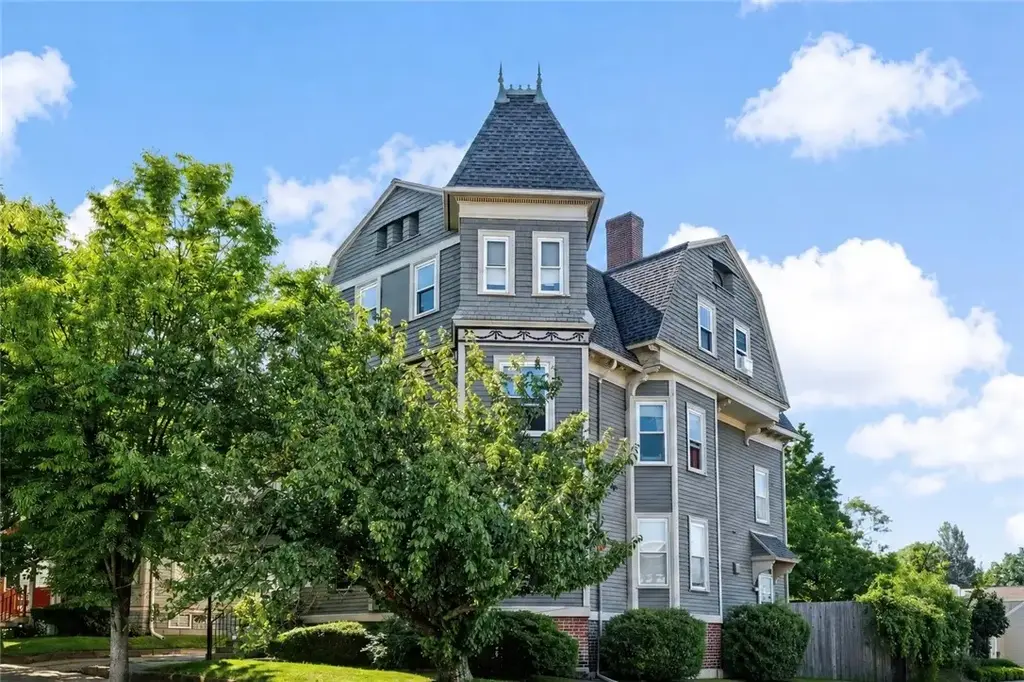 5 Hillside Ave, Providence