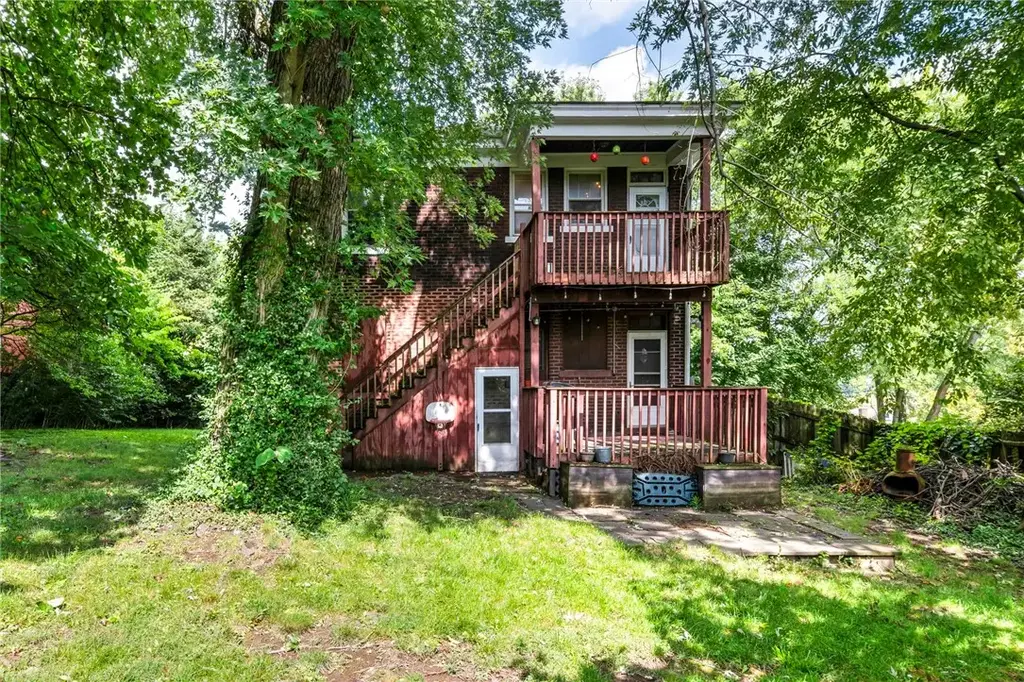 1048 Mirror Street , Greenfield