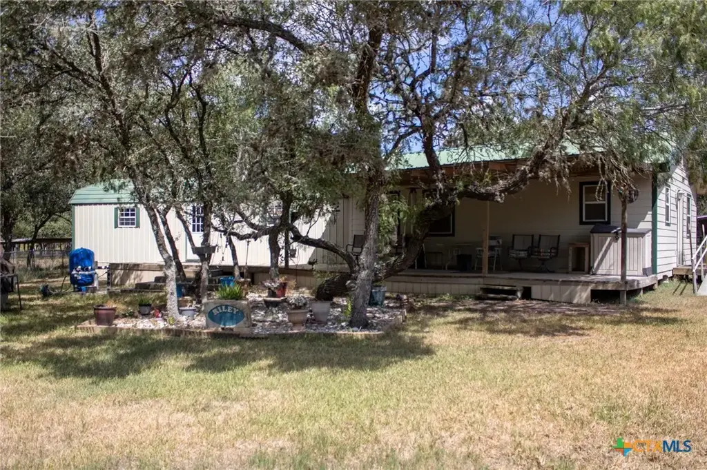 6154 Hwy 183 N, Goliad