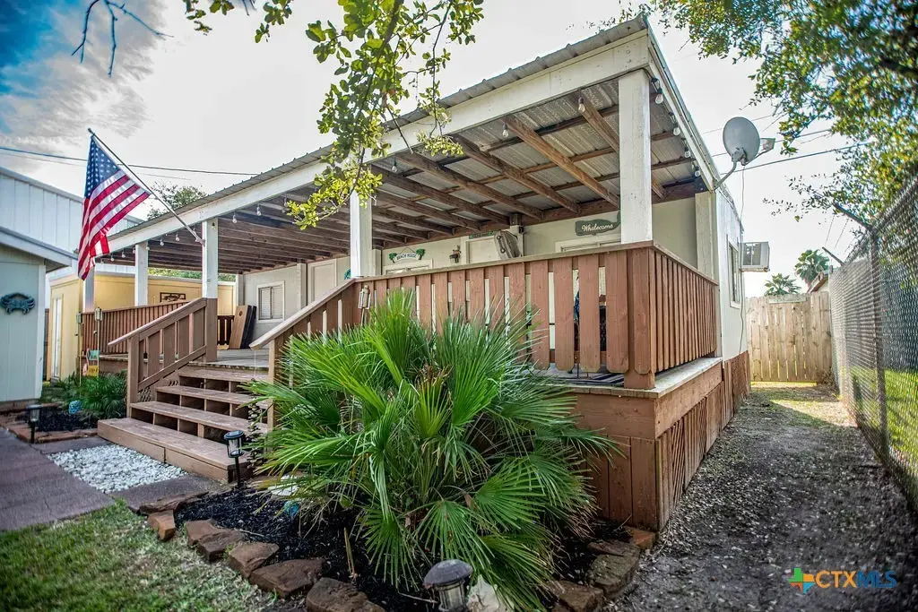 1207 W Madison Avenue, Port O'Connor