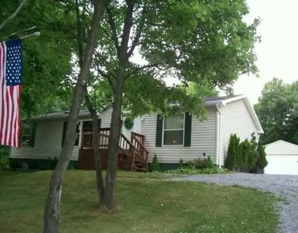 144 Lindy Street , Chippewa