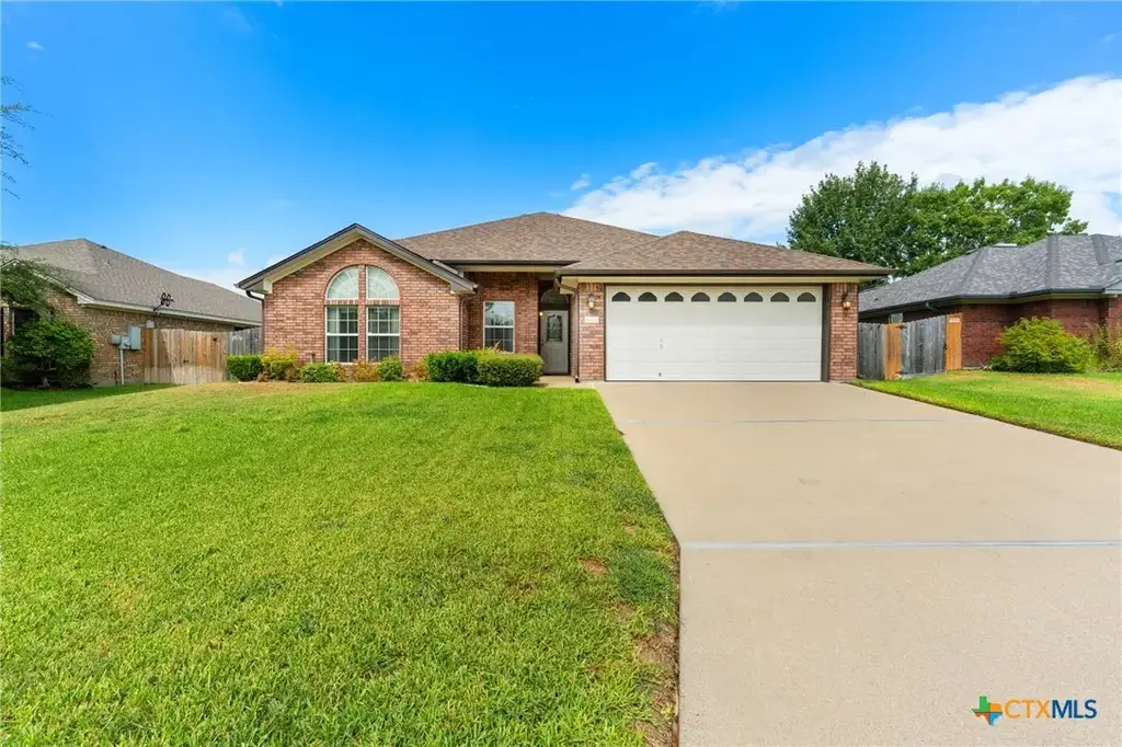 4926 Heather Marie, Temple