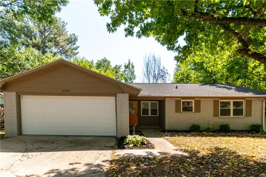 2332 Clover Drive, Fayetteville