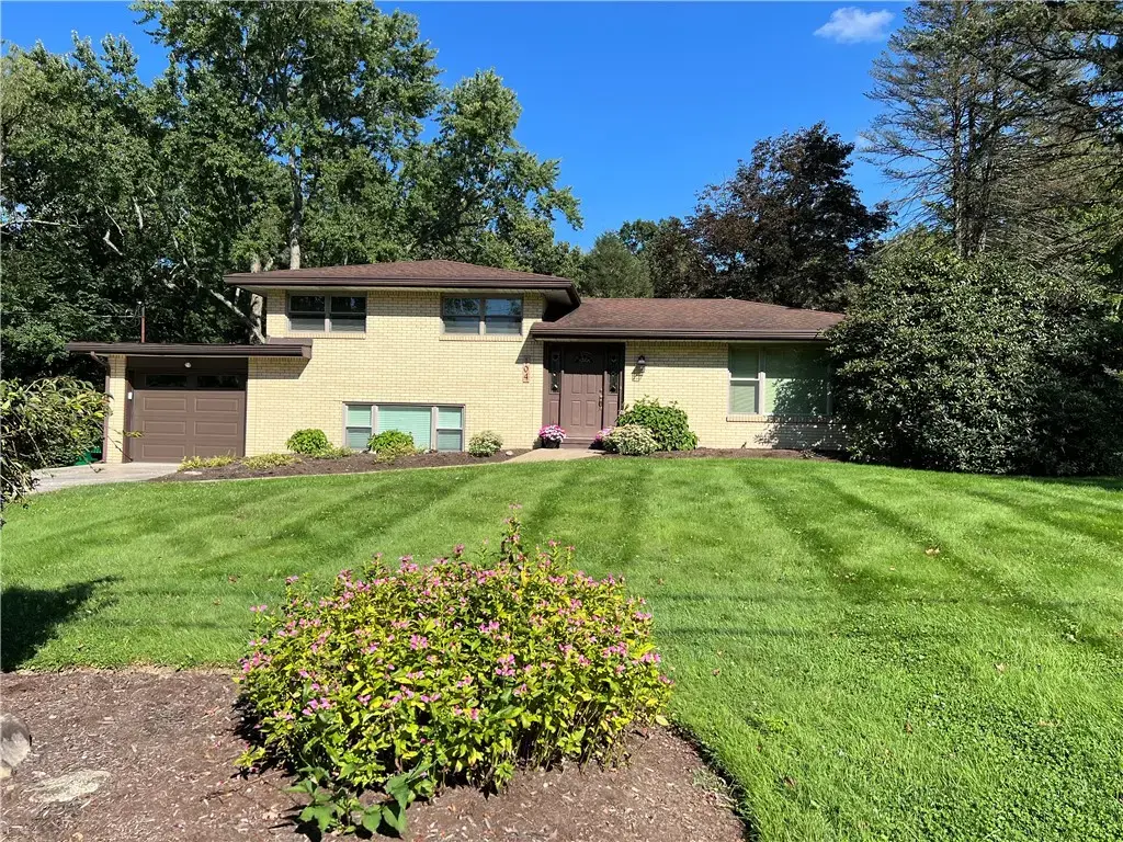 104 Randy Drive , Twp of But SW