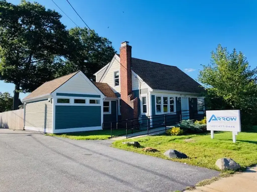 1329 Jefferson Blvd, Warwick
