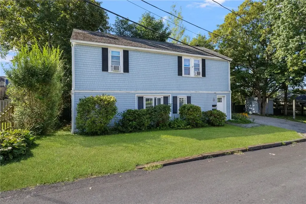 29 Sherwood Rd, Middletown