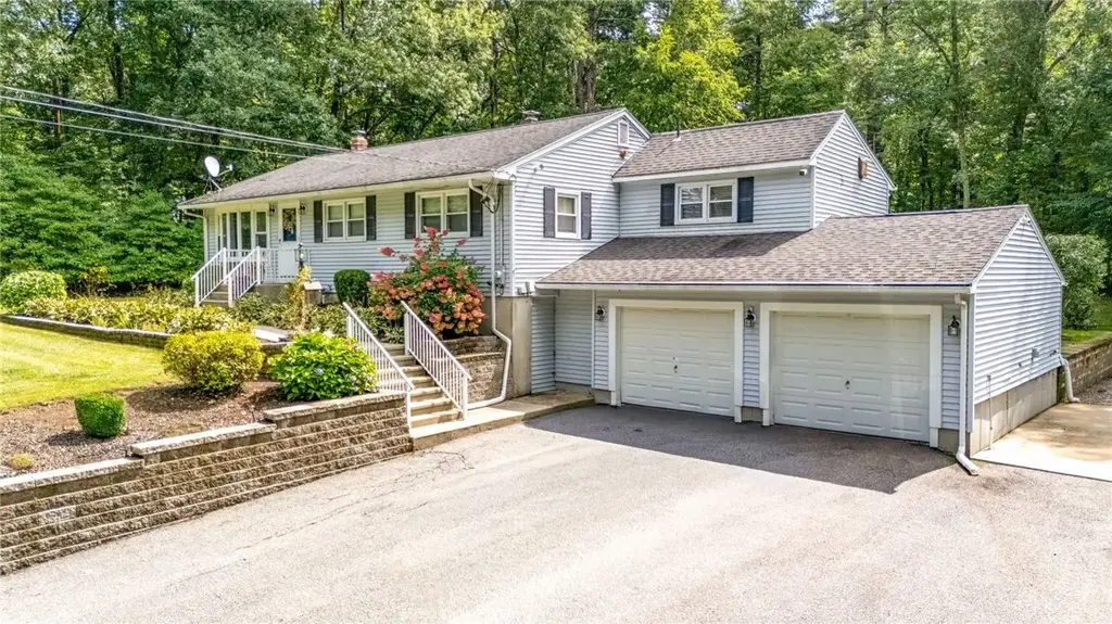 797 Joslin Rd, Burrillville