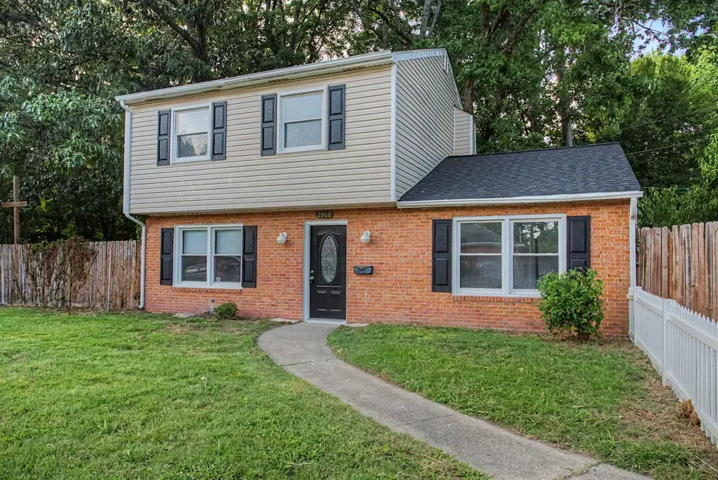2908 Bending Oak Drive, Hampton