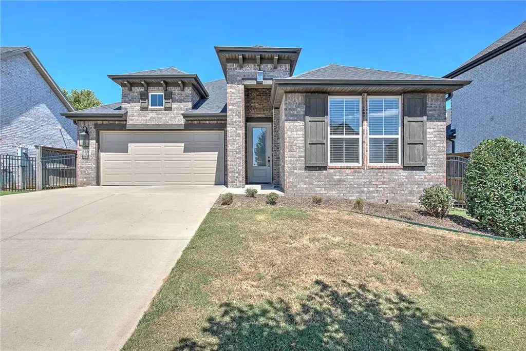 2206 Sw Hampton Avenue, Bentonville