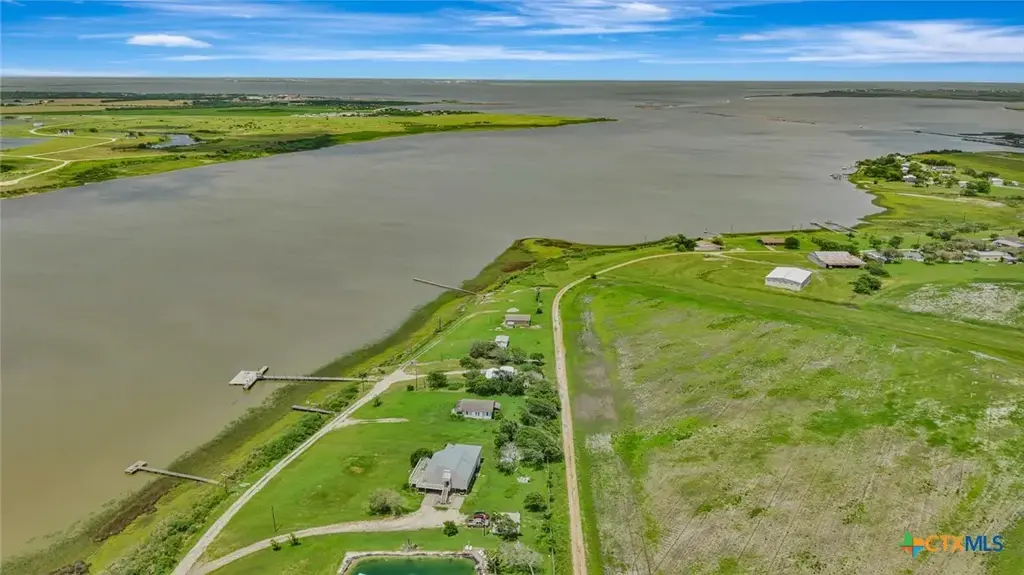 195 Wall Lane, Port Lavaca