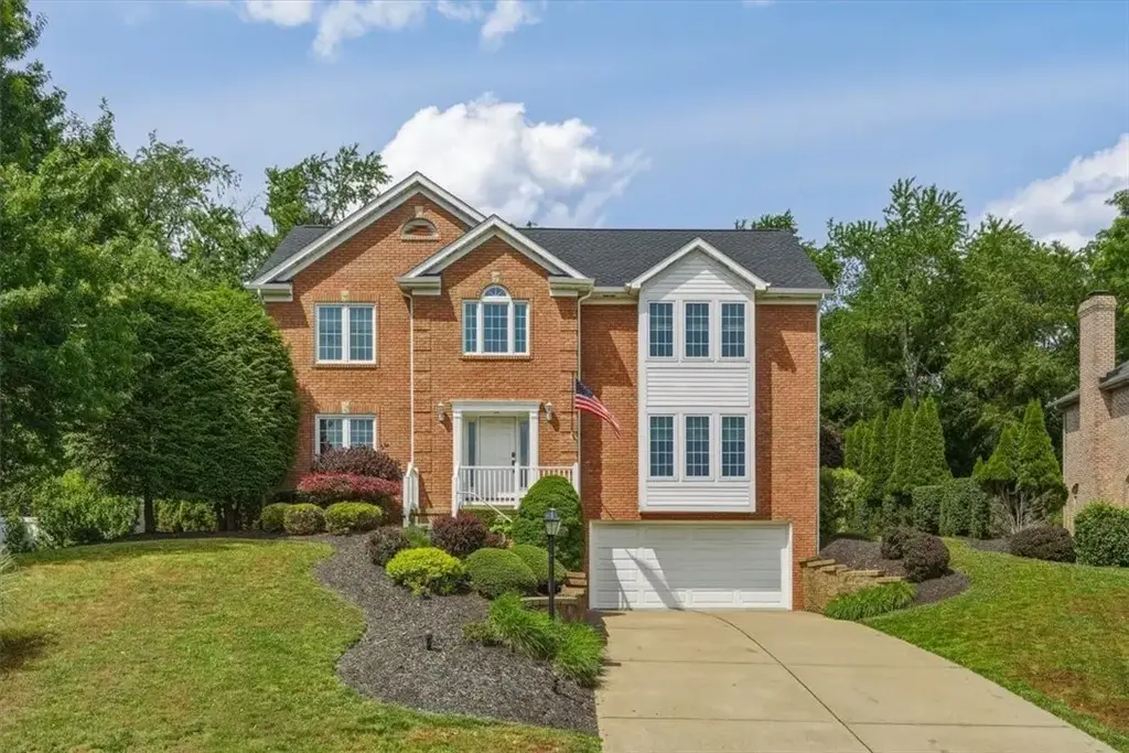 130 Field Club Drive , Robinson