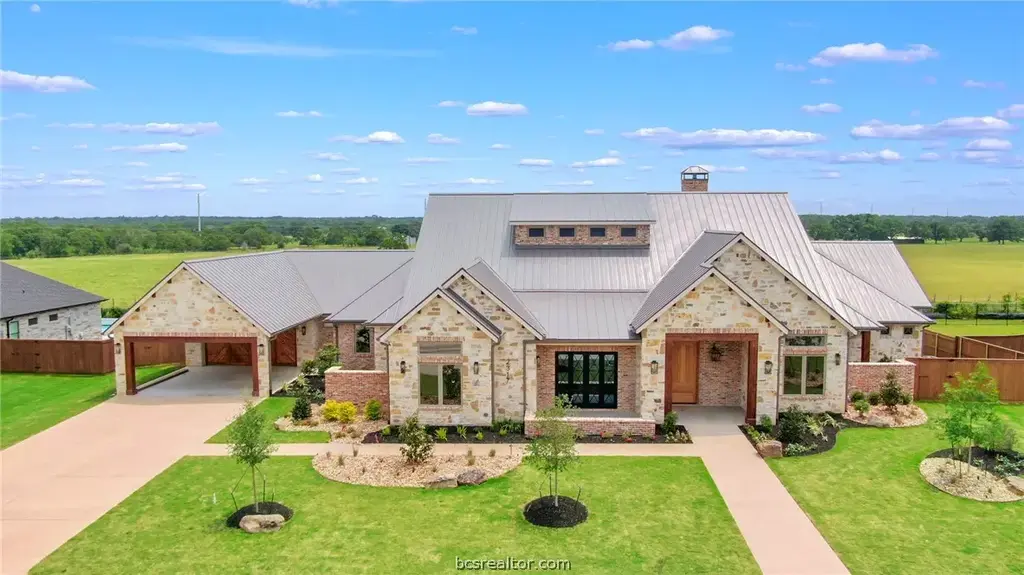 2317 Storyteller, College Station