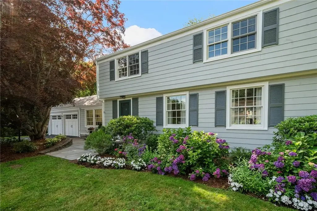 419 Nayatt Rd, Barrington