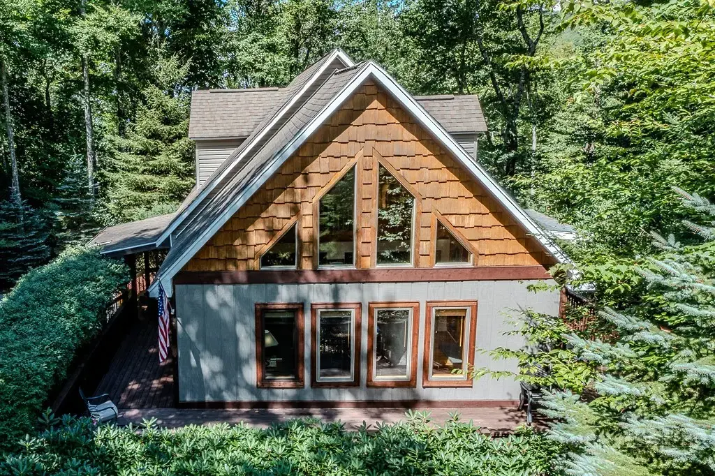 243 Greenbriar Road, Beech Mountain