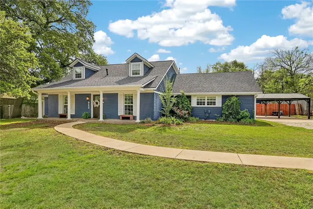 913 Park Lane, Bryan