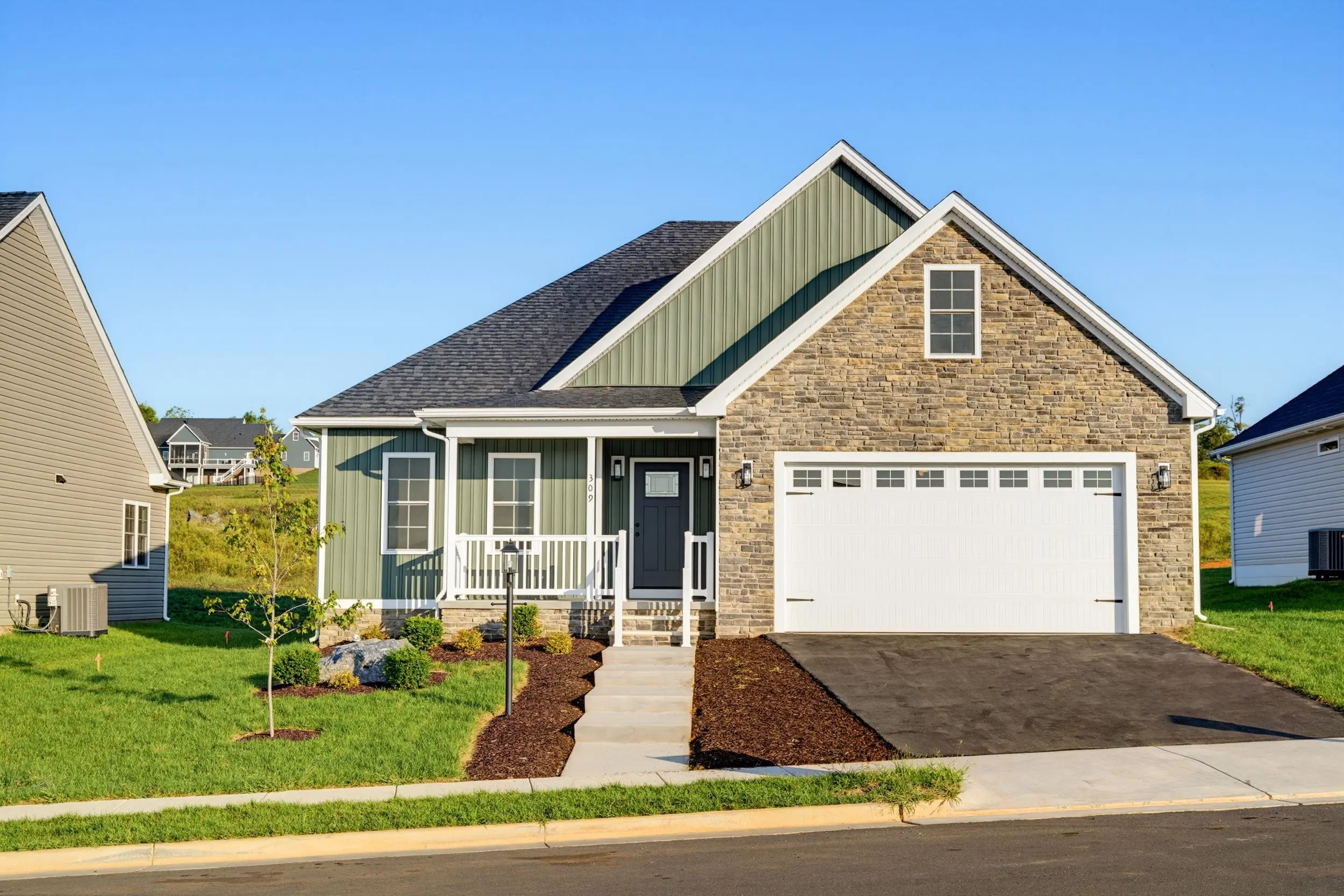 309 Ridge Crest Ter, Waynesboro