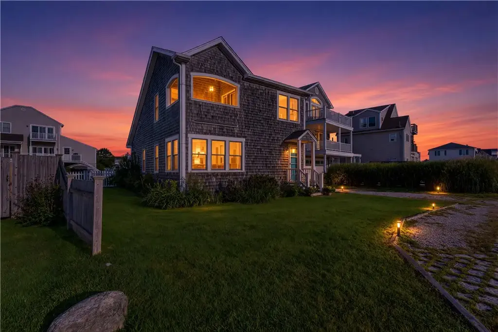 29 Glenwood Ave, Narragansett