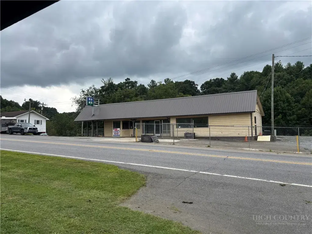 1244 Us Hwy 21 South, Sparta