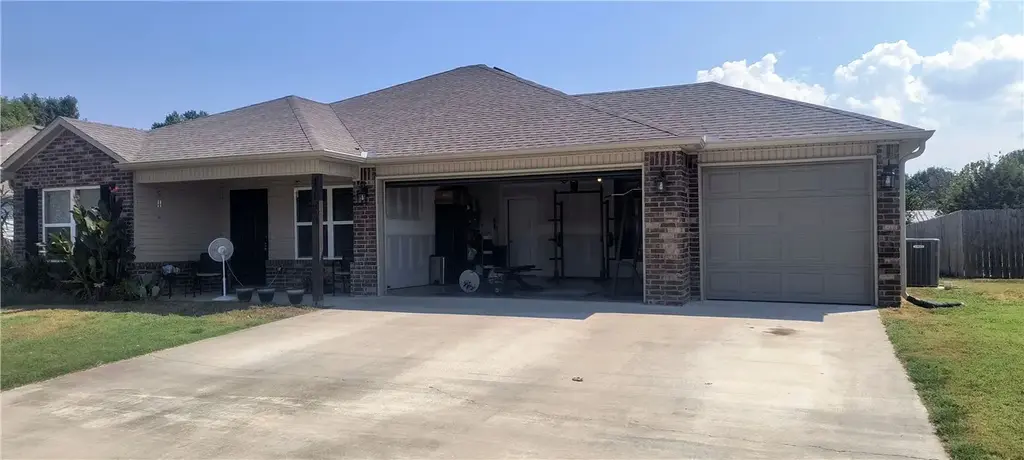 1120 Jennifer Ann Lane, Elkins