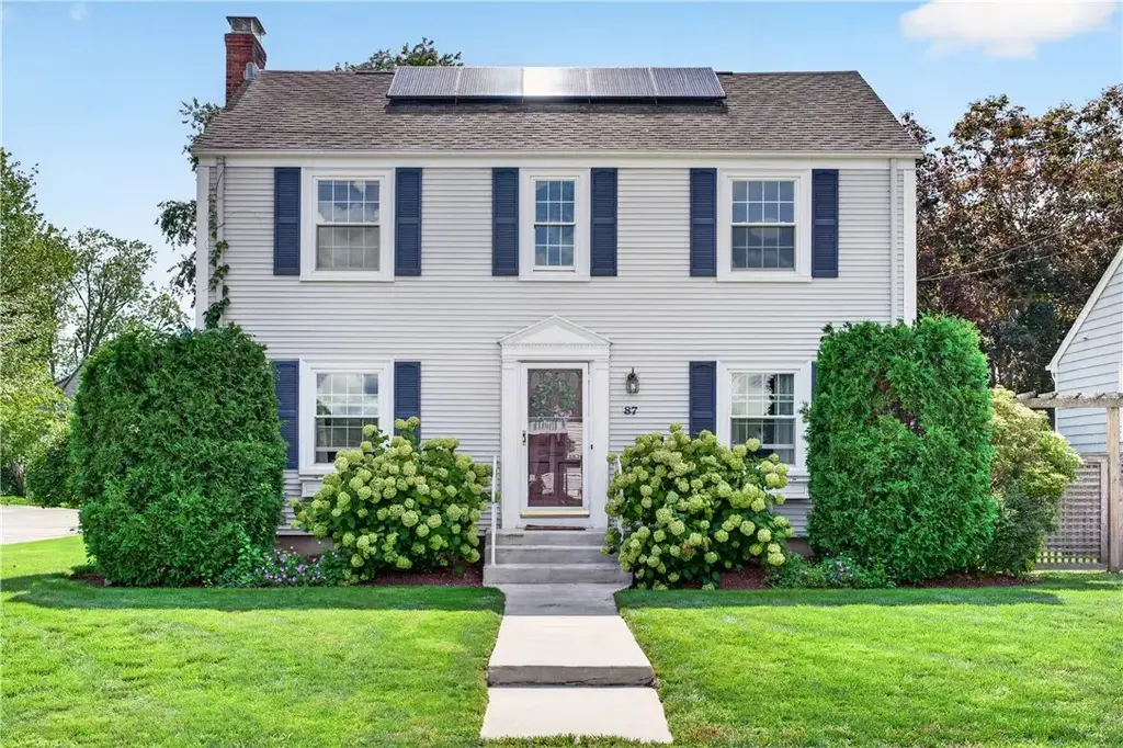 87 Miller Ave, East Providence