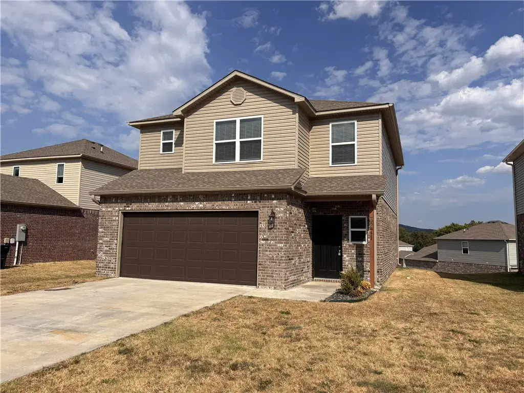 3271 Red Tail Way, Farmington