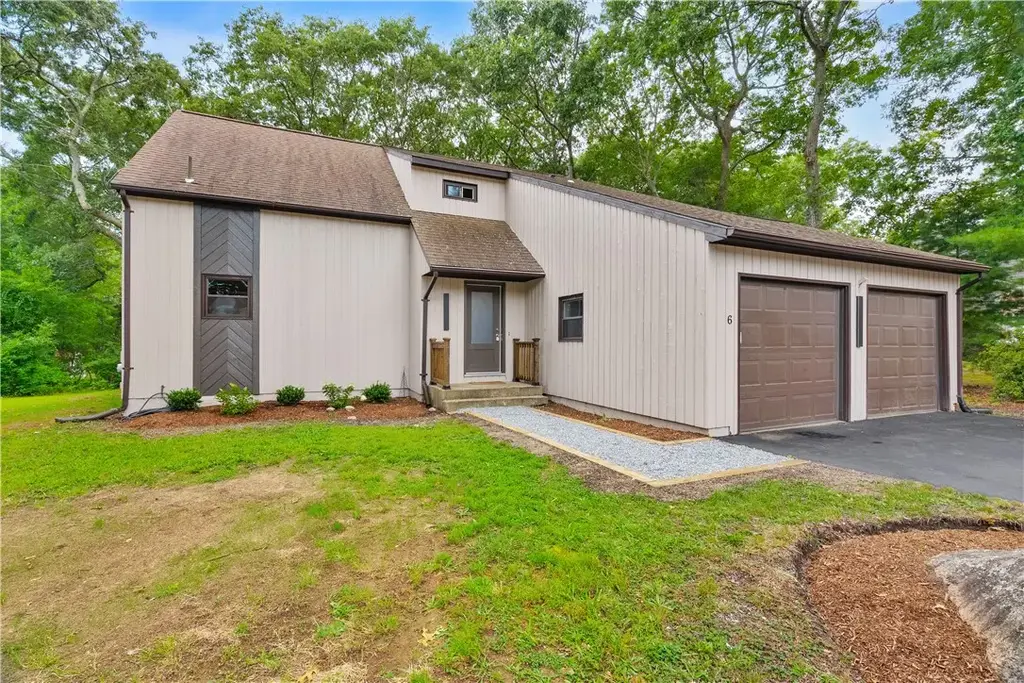 6 Acacia Ct, Coventry