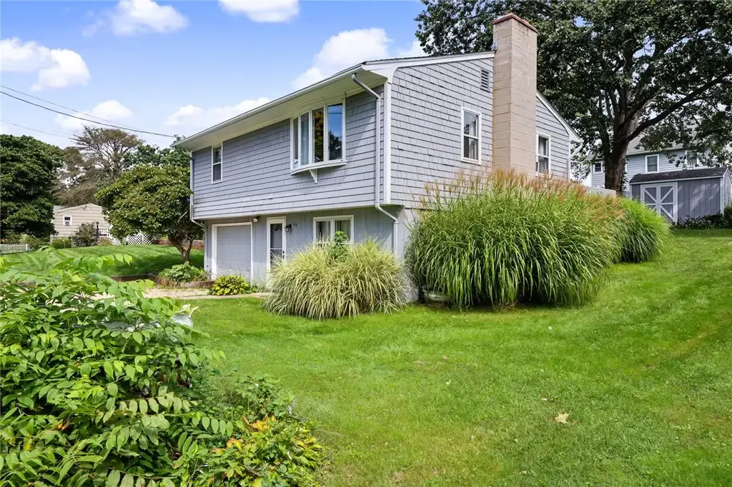 89 Spice Bush Trl, Narragansett