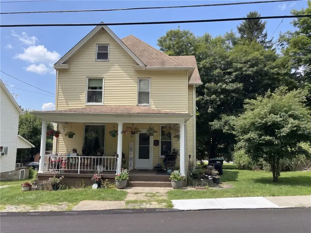 94 Center Avenue , Burgettstown Boro