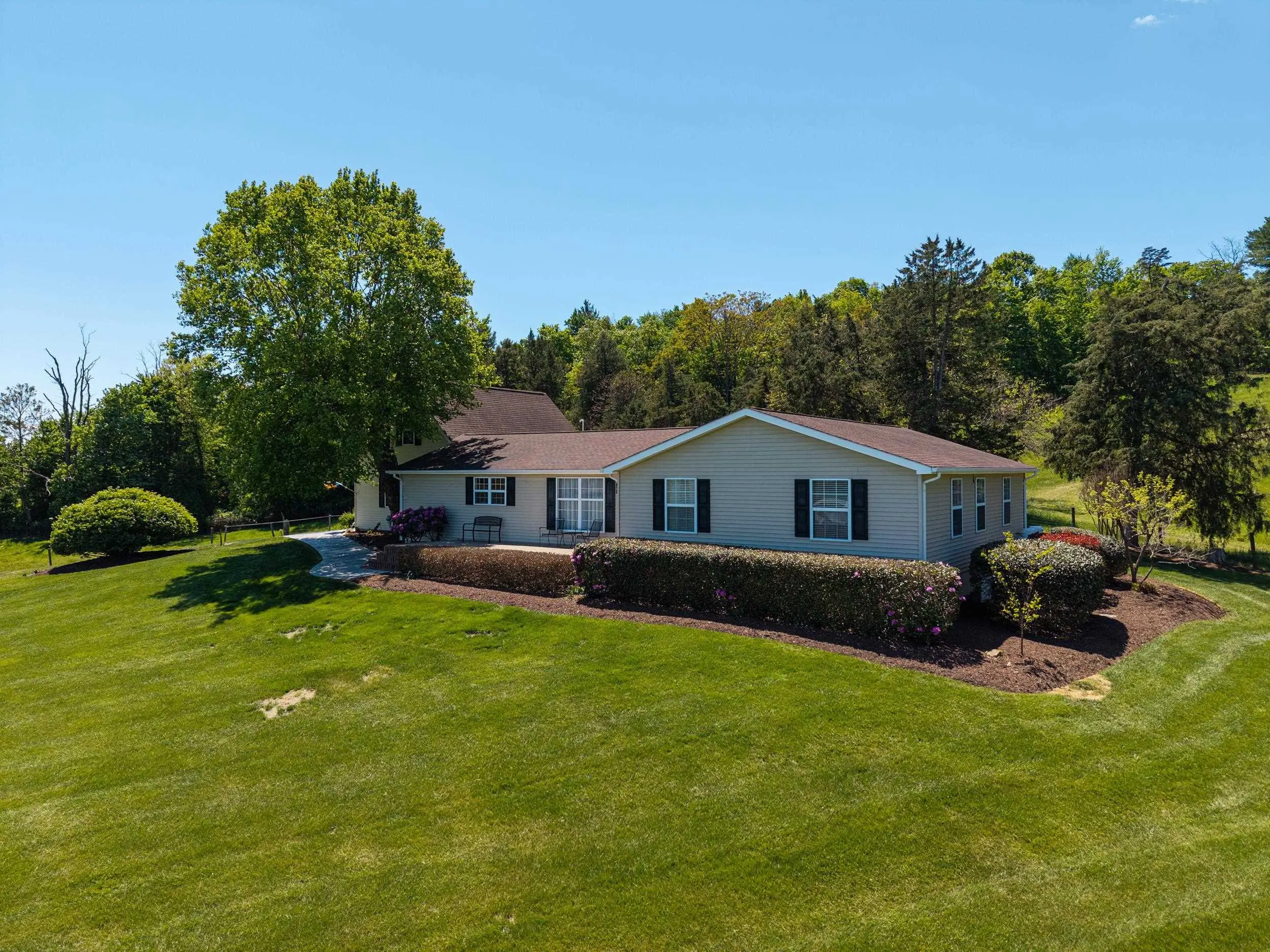 234 Paradise Ln, Bridgewater