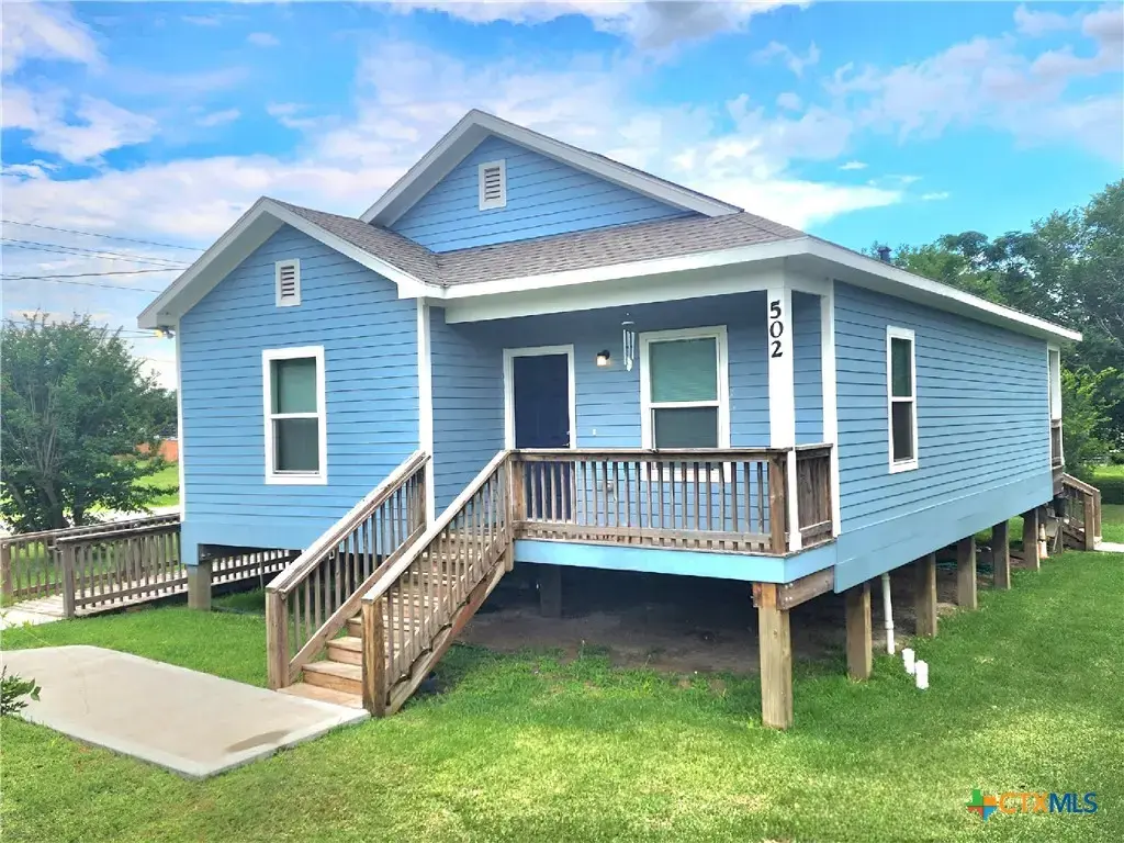 502 Migl Street, Yoakum