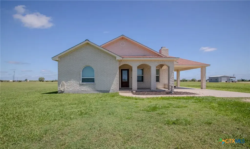 394 Sunrise Bay Drive, Port Lavaca