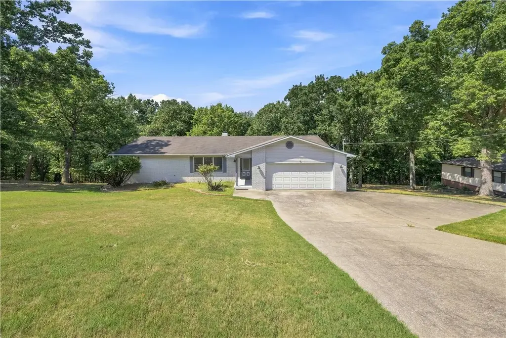 14341 Fox Road, Rogers