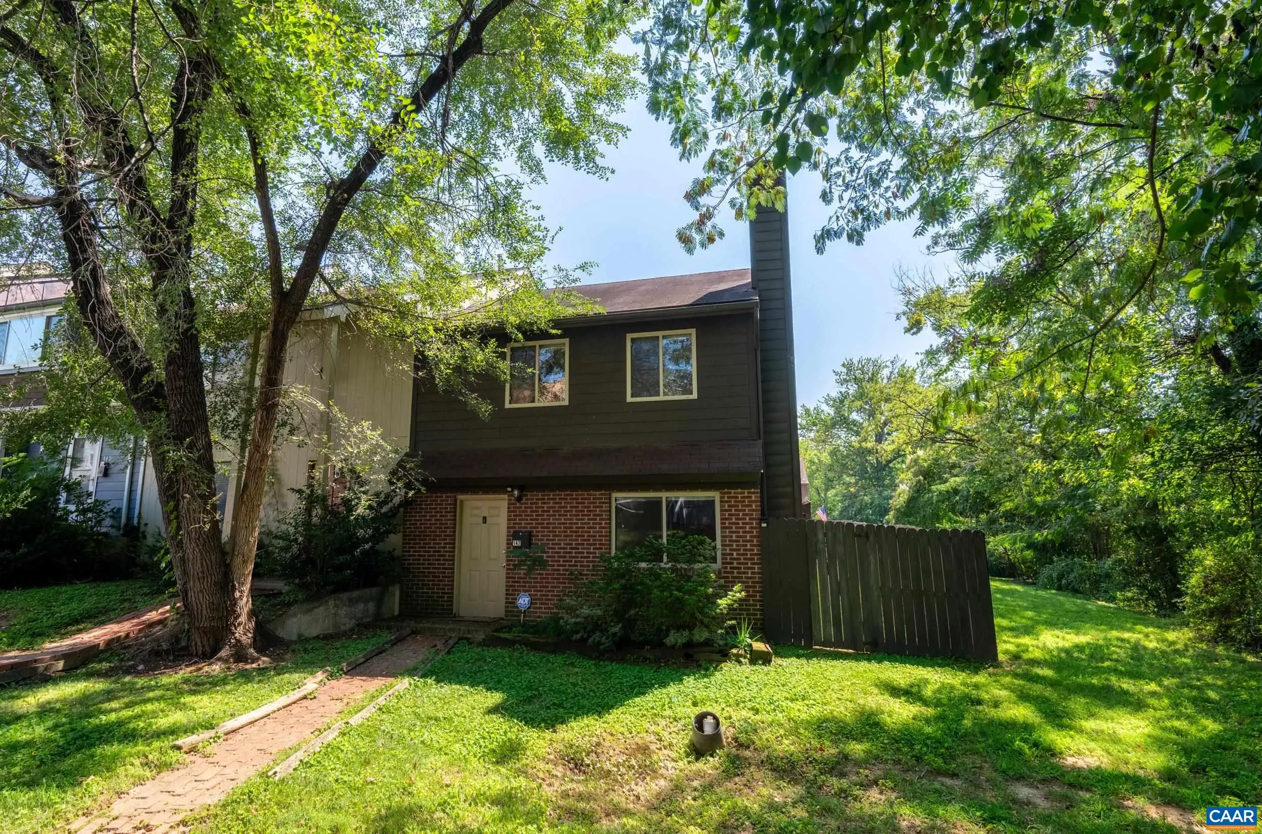 147 Woodlake Dr, Charlottesville