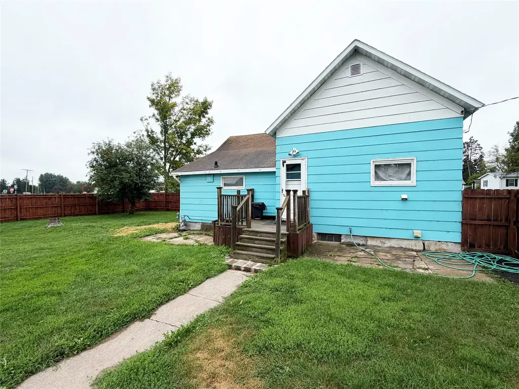 3734 N 2nd Street, Weyerhaeuser