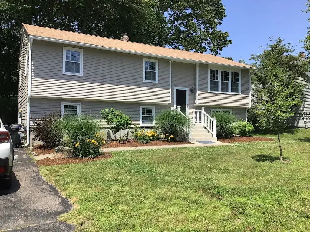 43 Wanda St, Narragansett