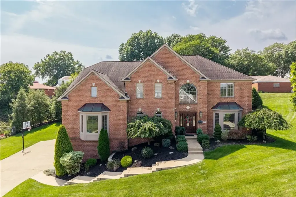 699 Country Club Drive, Mt Lebanon