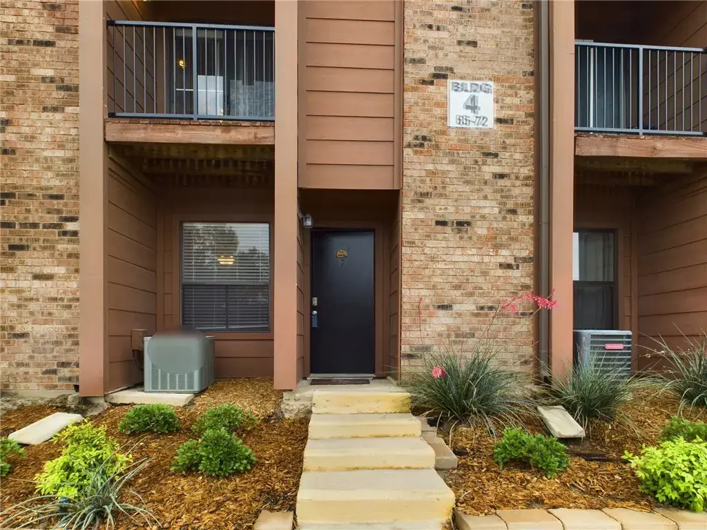 904 University Oaks Boulevard 66, College Station