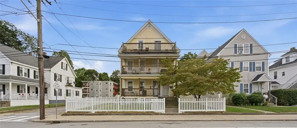 107 Park St, Attleboro