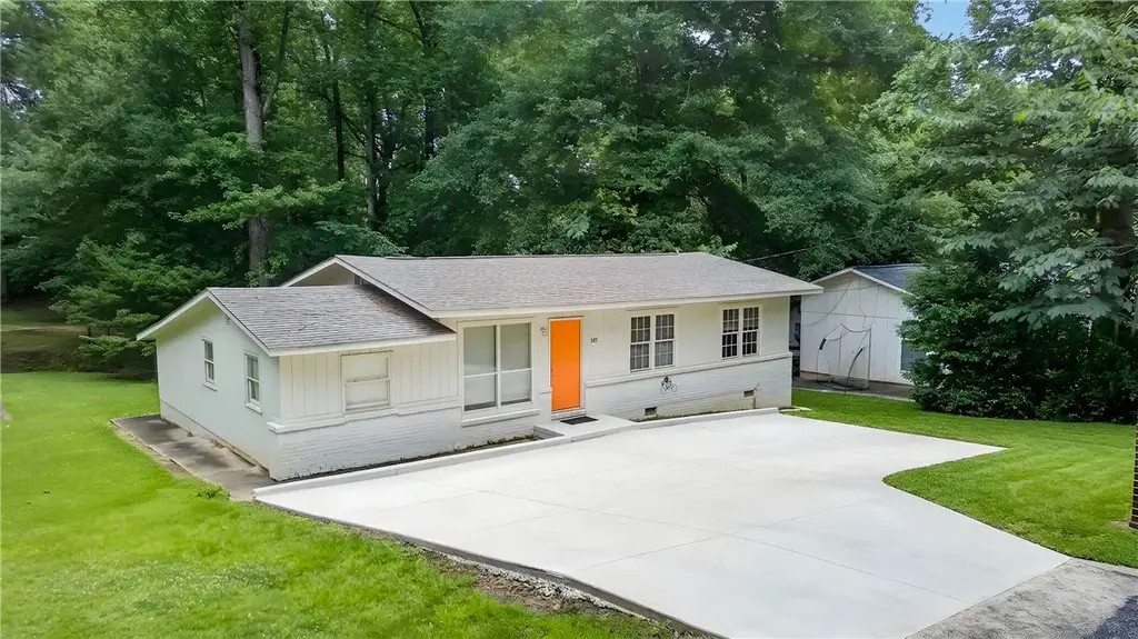 1151 E Magnolia Ave, Auburn