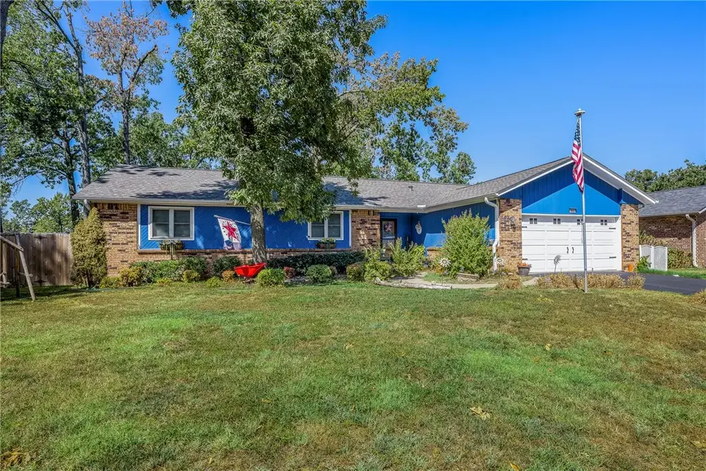 904 N Wren Drive, Rogers