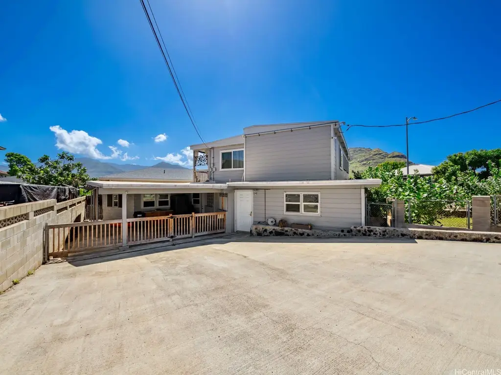 87-636 Farrington Highway, Waianae