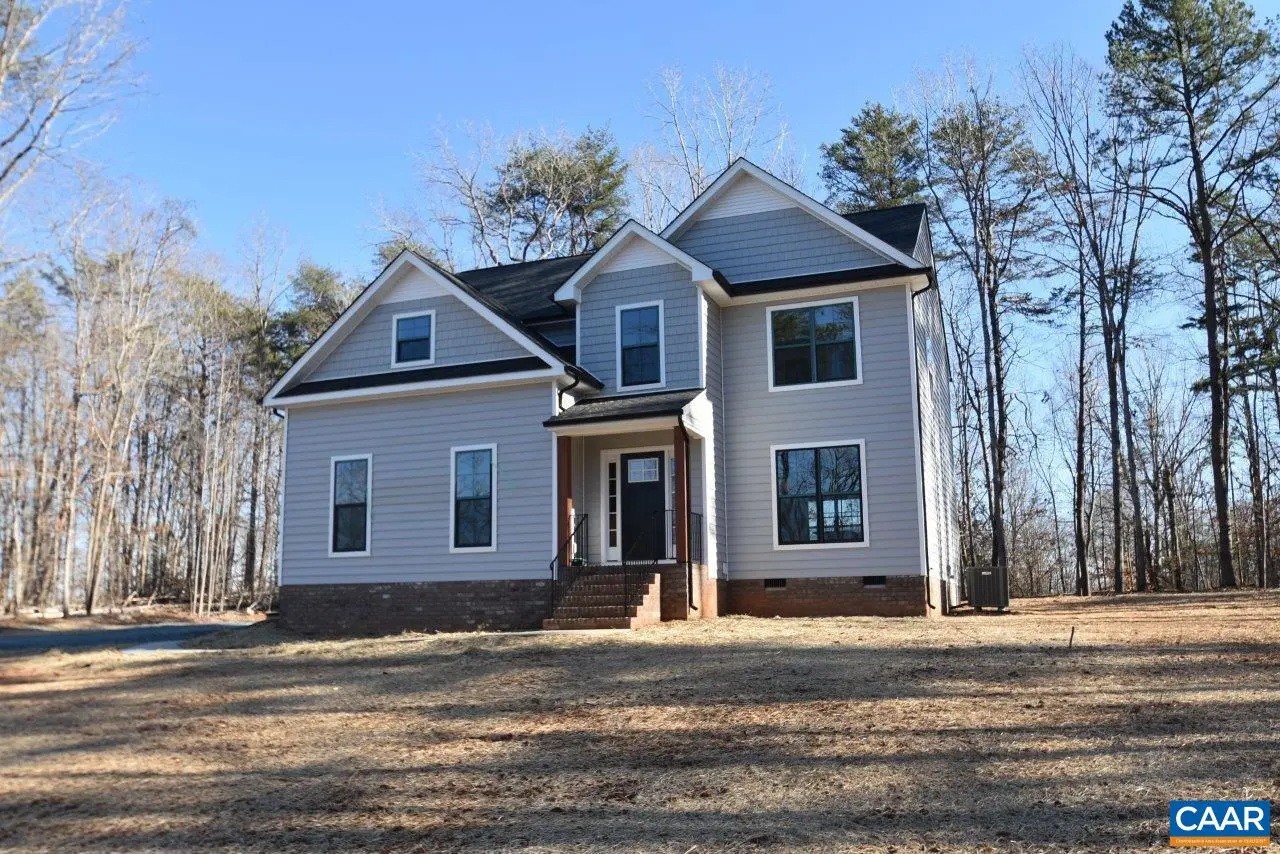 325 Lake Rd, Troy