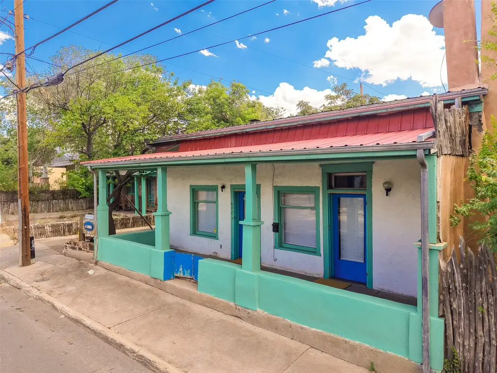 602 Agua Fria, Santa Fe