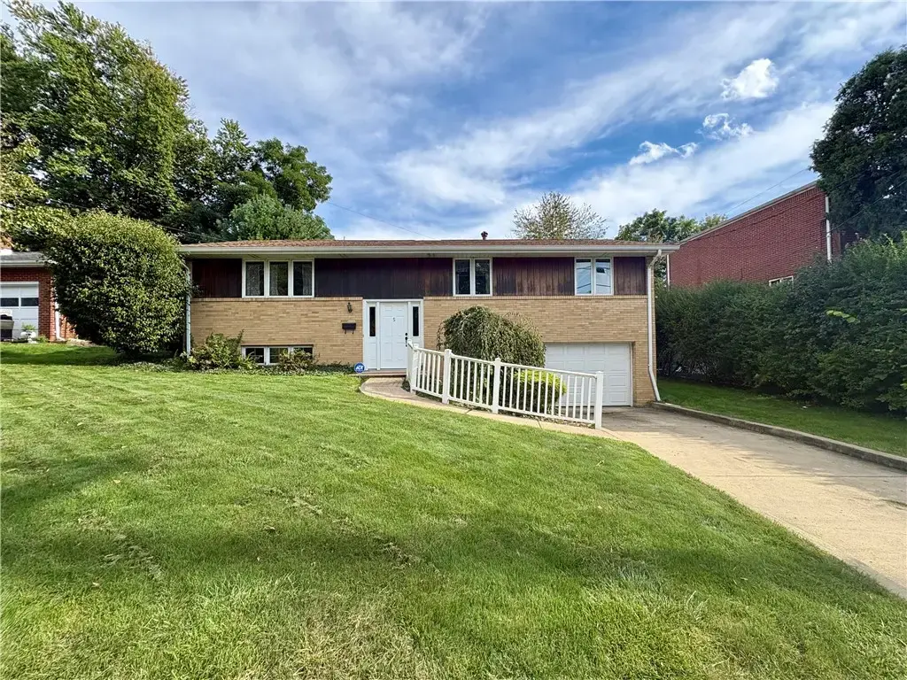 5 Fairlawn Boulevard , Zelienople Boro