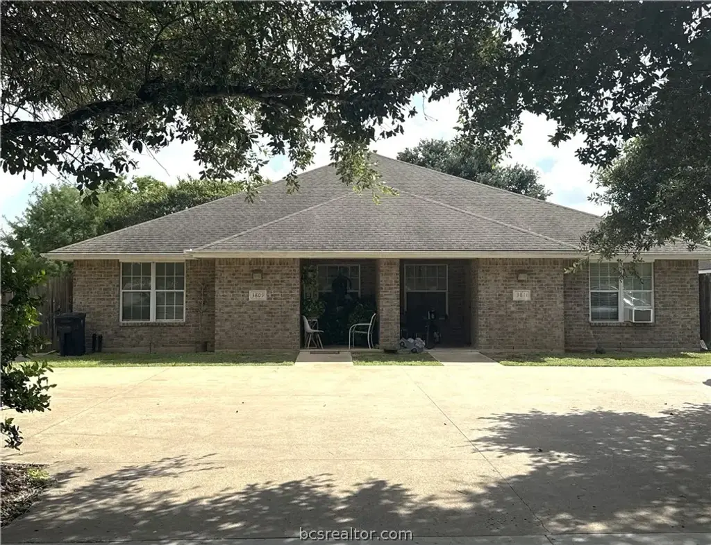 3809-3811 Oldenburg Lane, College Station