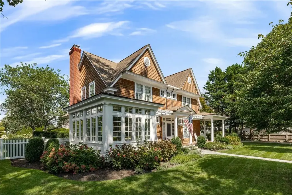 100 Longfellow Rd, Jamestown
