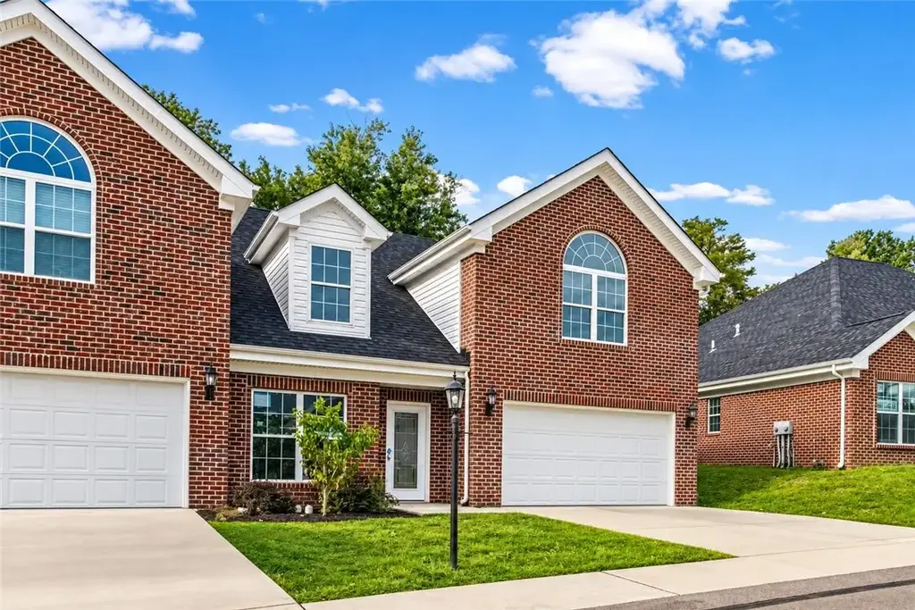 40b Shady River Boulevard , Economy